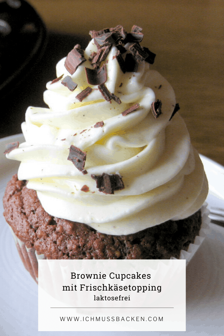 Brownie-Cupcakes mit Frischkäsetopping