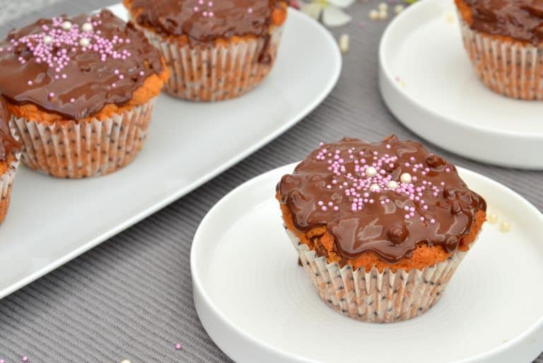 Erdnussbutter-Muffins mit Schoko-Erdnussbutter-Glasur, laktosefrei ...