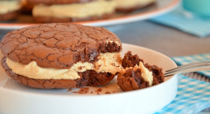 Brownie-Cookies mit Erdnussbuttercreme, laktosefrei