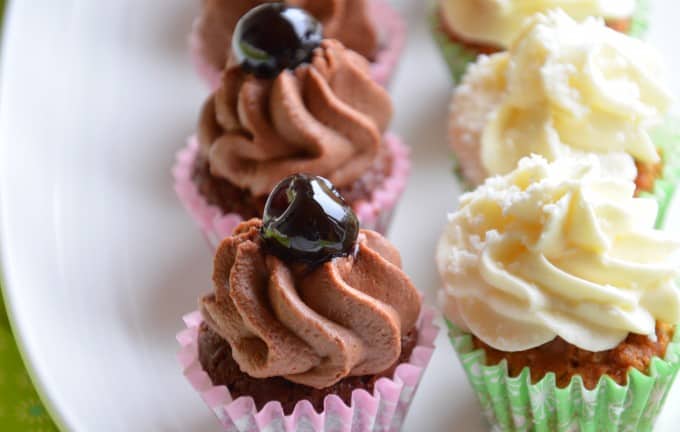 Mini-Cupcakes: Amarena-Schoko und Karotten-Kokos, laktosefrei