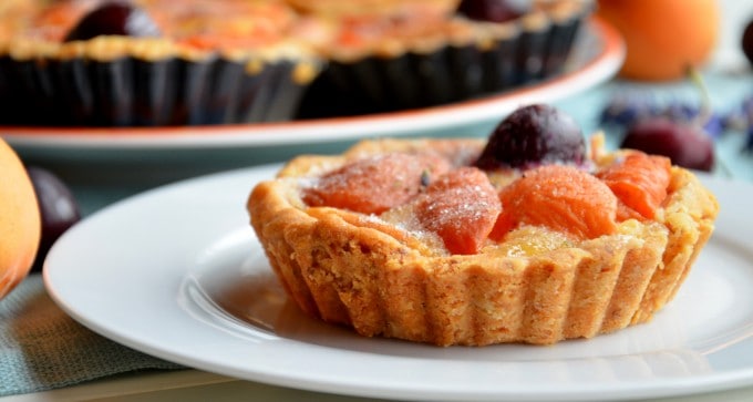 Marille-Kirsch-Tartelles mit Lavendel