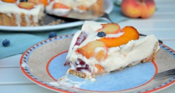 Mandeltarte mit Früchten und Rosmarinsirup, laktosefrei - Ich muss backen