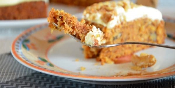 Walnuss-Karotten-Kuchen mit Orangen-Ahornsirup-Creme, laktosefrei - Ich ... Walnuss-Karotten-Kuchen mit Orangen-Ahornsirup-Creme, laktosefrei - Ich ...