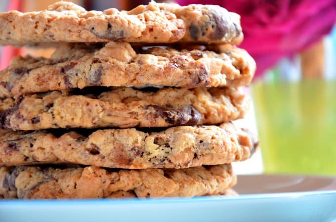 EM-Cookies mit Haferflocken, Schokolade und Erdnüssen