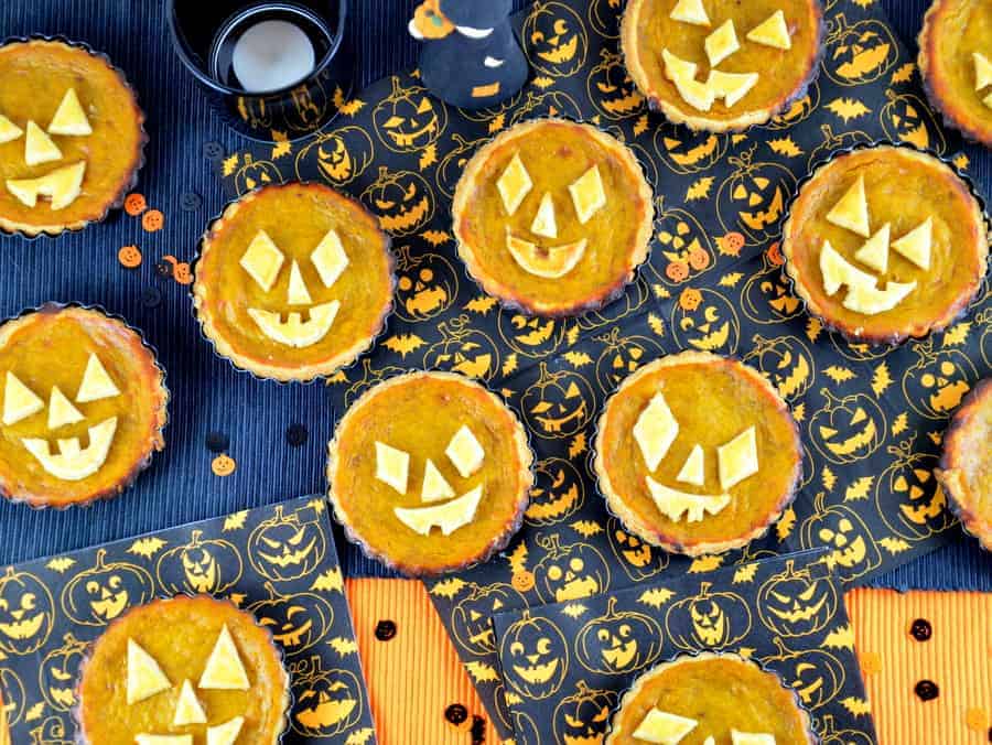 Halloween Tartelettes mit Kürbisfüllung