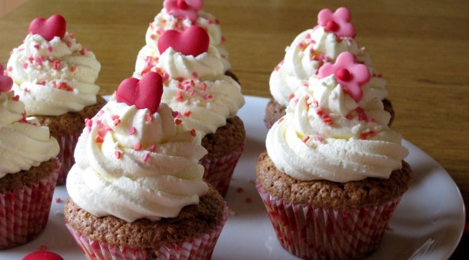 Red Heart Cupcakes neu 2.JPG