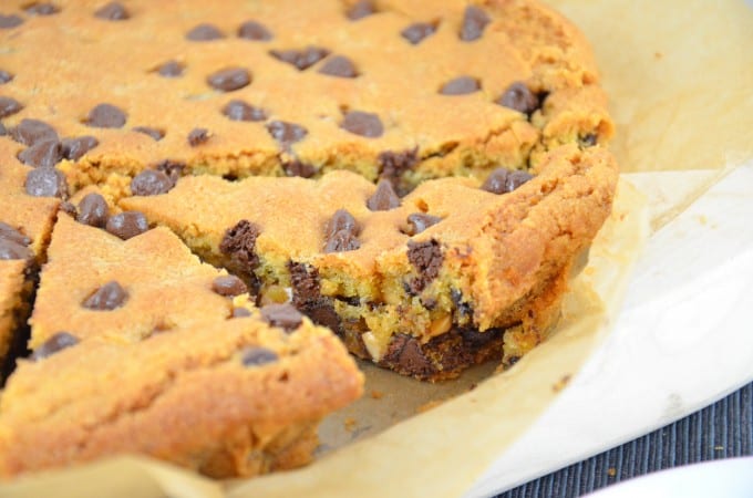 Chocolate Chip Cookie mit Nutella und Erdnüssen
