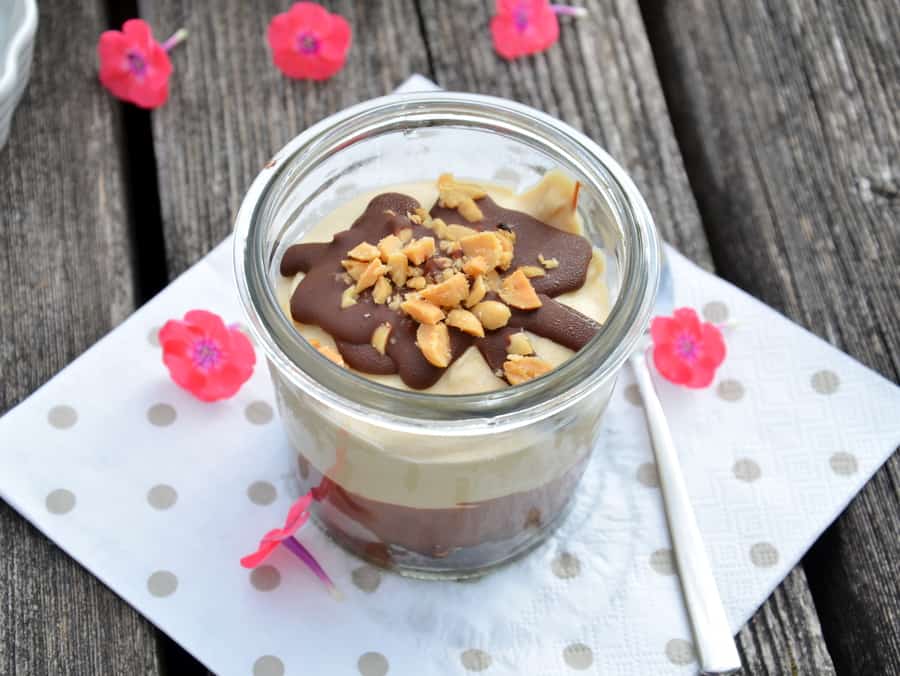 Erdnussbutter-Oreo-Dessert im Glas
