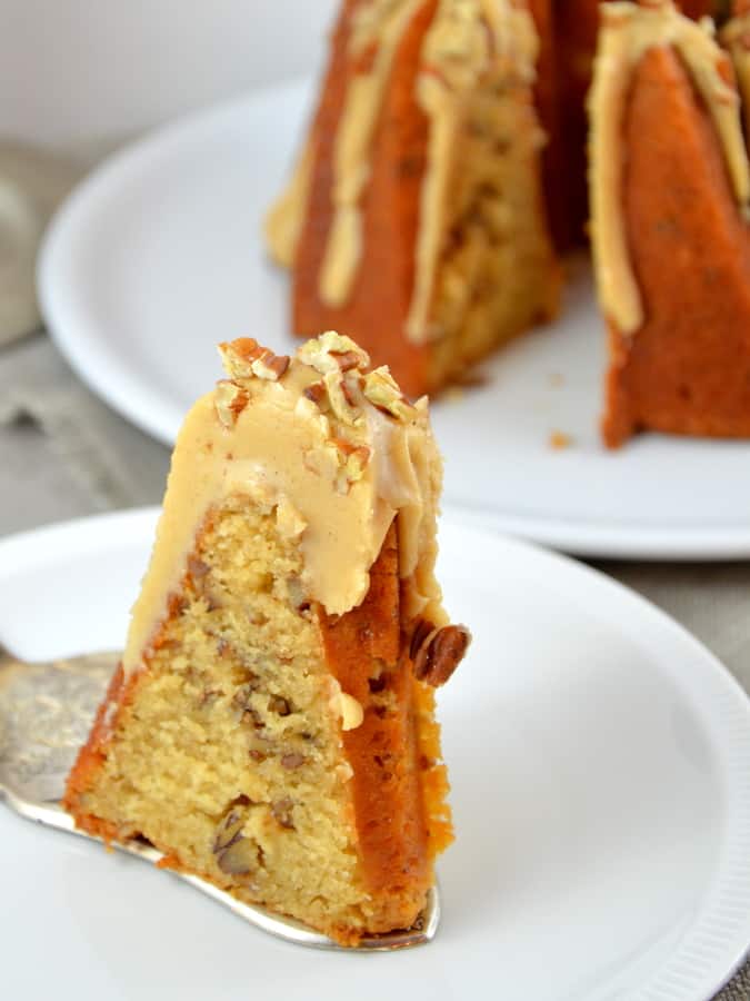 Gugelhupf mit Ahornsirup und Pekannüssen