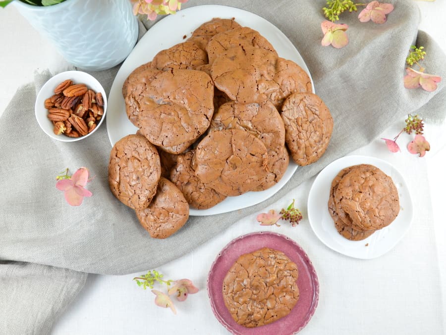 Brownie-Cookies mit gerösteten Pekannüssen