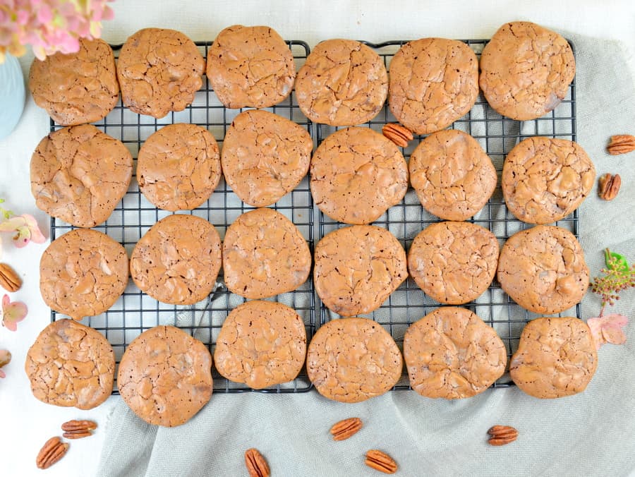 Brownie-Cookies mit gerösteten Pekannüssen