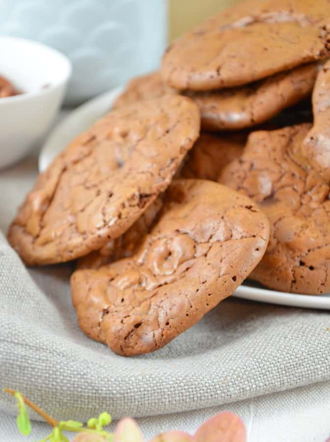 Brownie-Cookies mit gerösteten Pekannüssen