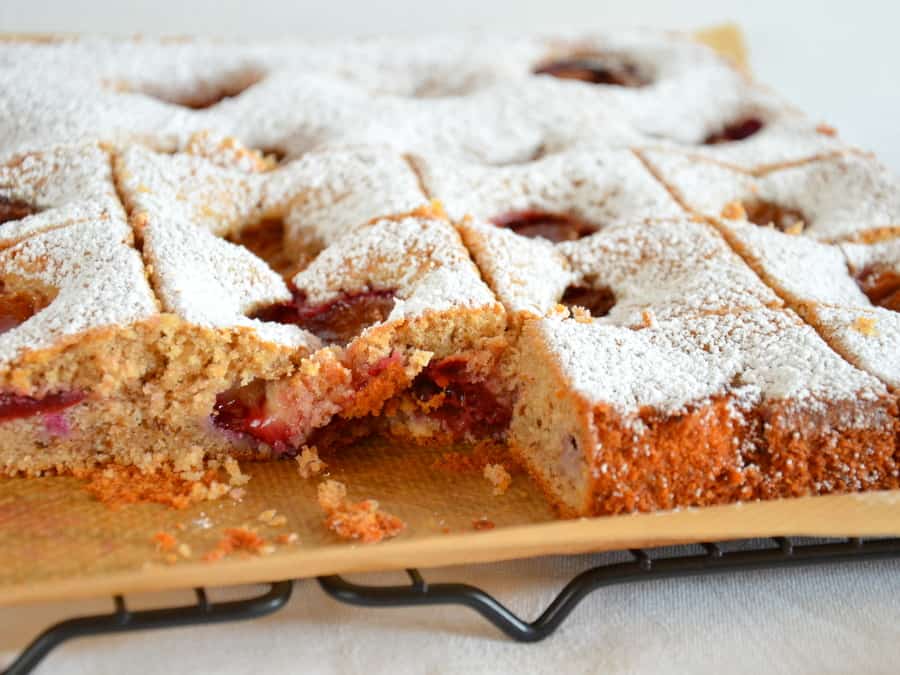 Zwetschgenkuchen aus Rührteig