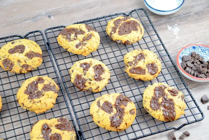 Chocolate Chip Cookies mit brauner Butter und Meersalzflocken, laktosefrei
