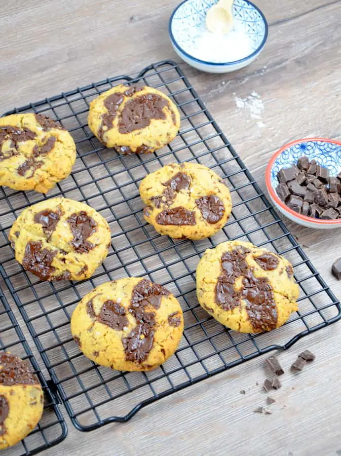 Chocolate Chip Cookies mit brauner Butter und Meersalzflocken