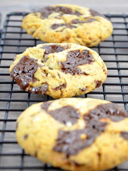 Chocolate Chip Cookies mit brauner Butter und Meersalzflocken ...