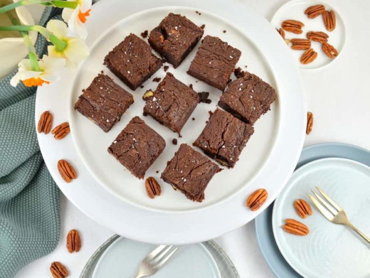 Brownies mit Pekannüssen und Meersalz, laktosefrei - Ich muss backen
