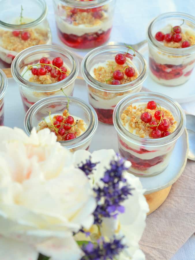Ribisel-Mascarpone-Dessert im Glas