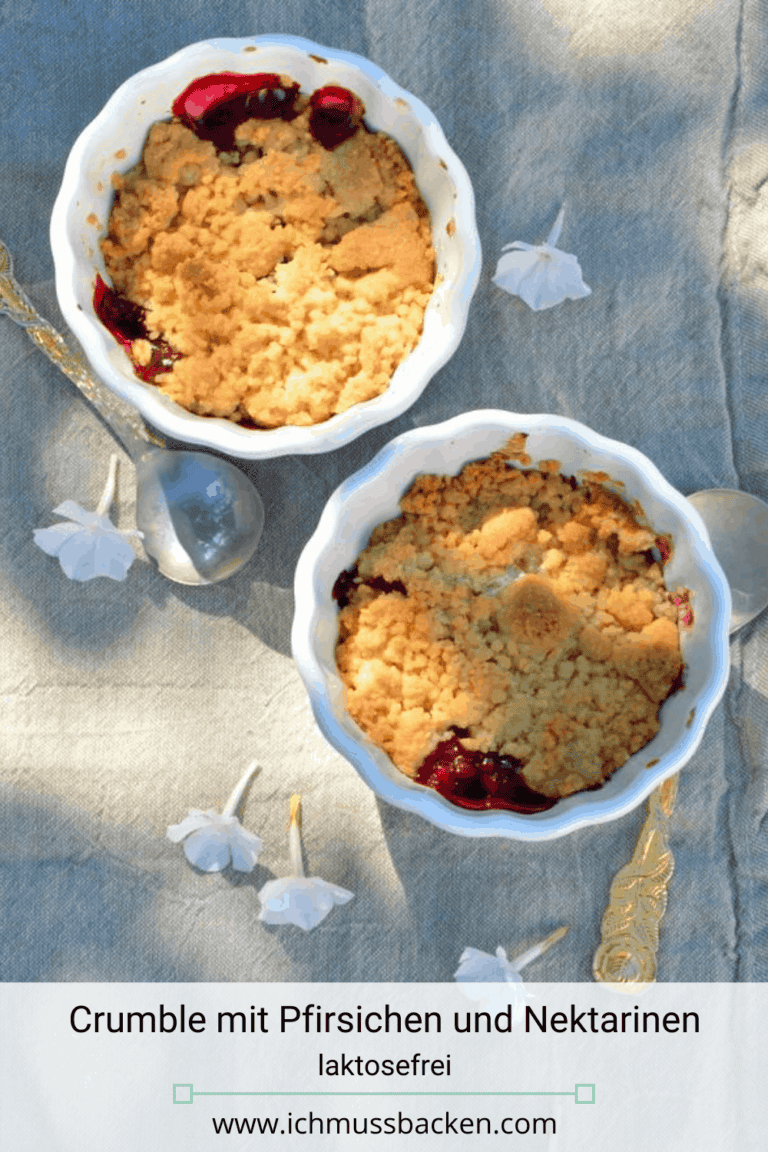 Crumble mit Pfirsichen und Nektarinen, laktosefrei - Ich muss backen Crumble mit Pfirsichen und Nektarinen, laktosefrei - Ich muss backen