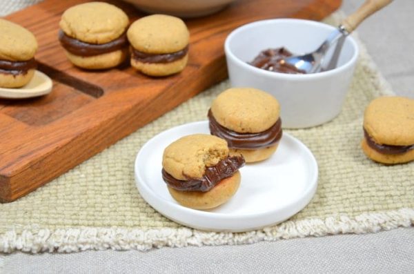 Buchweizenkekse mit Nougatfülle, laktosefrei - Ich muss backen