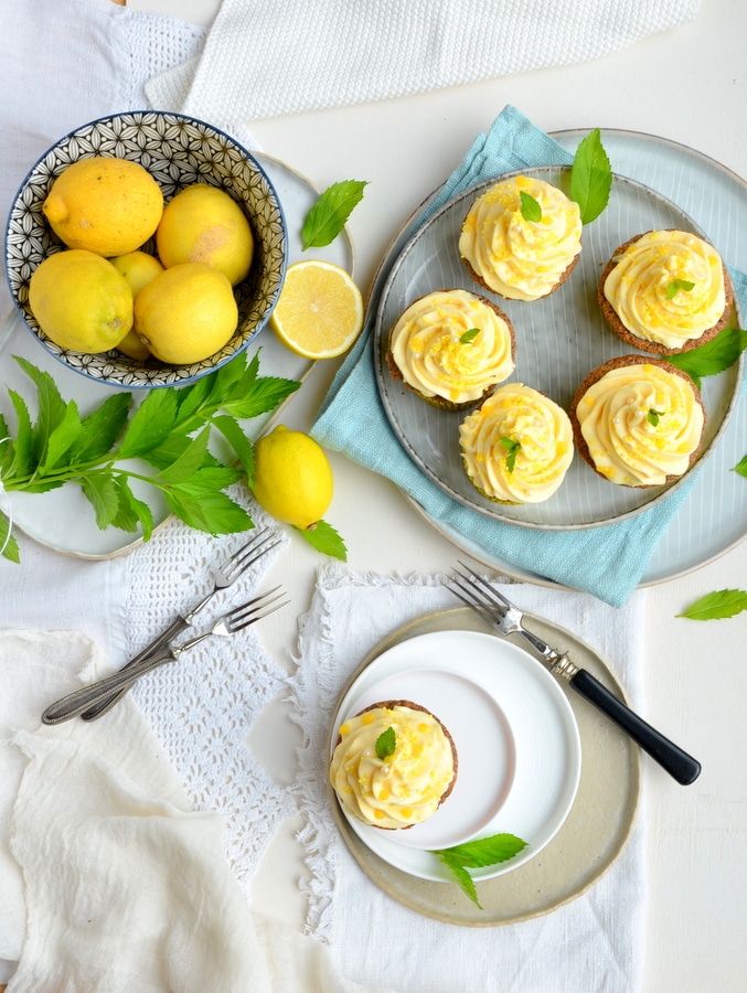 Zitronen Cupcakes mit Mohnboden