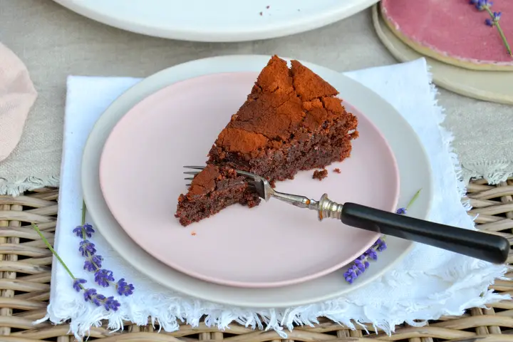 Torta Caprese - köstlicher Schokoladenkuchen, glutenfrei, laktosefrei