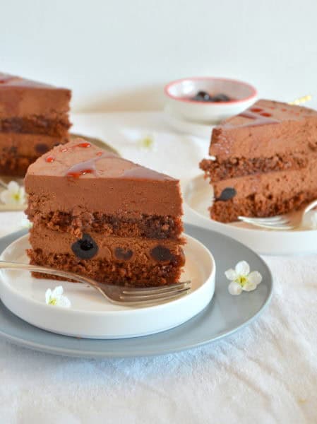 Schokomousse-Torte mit Amarenakirschen, laktosefrei - Ich muss backen