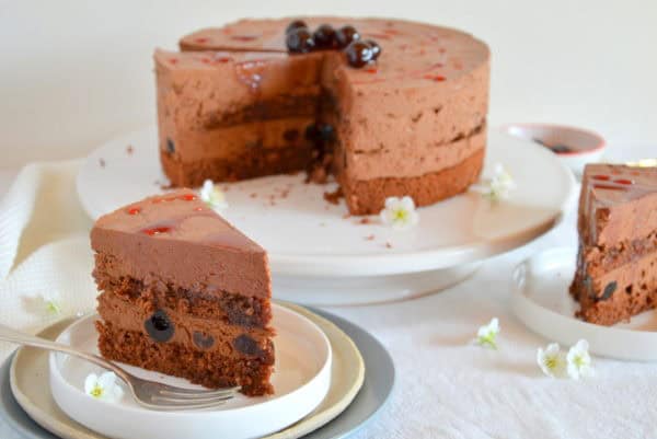 Schokomousse-Torte mit Amarenakirschen, laktosefrei - Ich muss backen