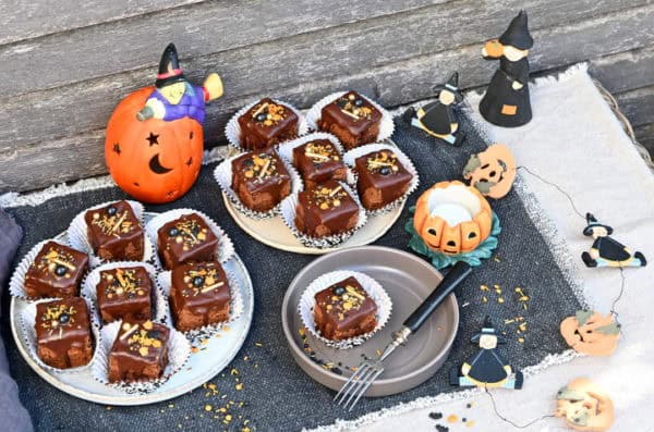 Sacher-Würfel für Halloween, laktosefrei - Ich muss backen