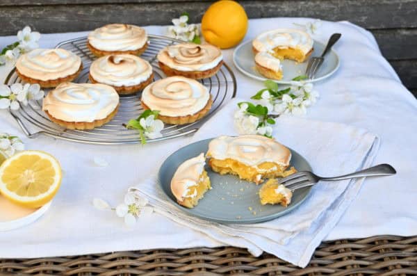 Zitronen Tartelettes mit Baiser, laktosefrei - klein, fein, lecker ...