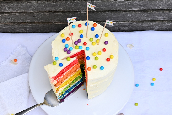 Regenbogen-Torte, laktosefrei