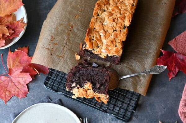 Schokoladenkuchen mit Bienenstich-Topping, laktosefrei - Ich muss backen